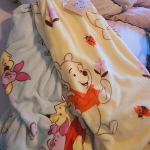 Winnie The Pooh Blanket Set 🍯
